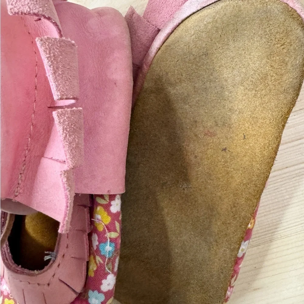 Handmade Small Shop Leather Boho Moccasins. Fits up to size 5. Excellent Cond.